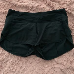 black lulu lemon shorts